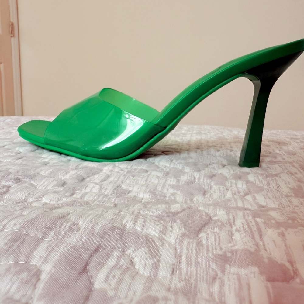 Green vinyl Heeled Mules